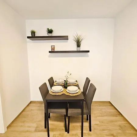 Luxury 1 Bedroom Flat With Parking