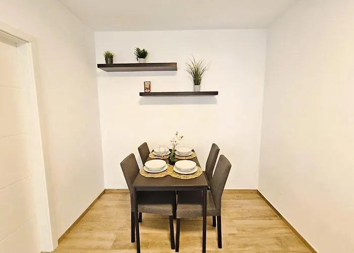 Luxury 1 Bedroom Flat With Parking