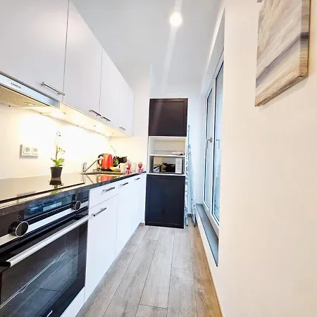 Luxury 1 Bedroom Flat With Parking Апартаменты *