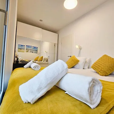 Апартаменты Luxury 1 Bedroom Flat With Parking