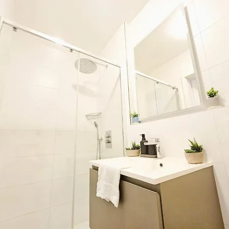 Апартаменты Luxury 1 Bedroom Flat With Parking Люксембург