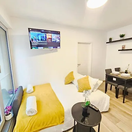 Luxury 1 Bedroom Flat With Parking