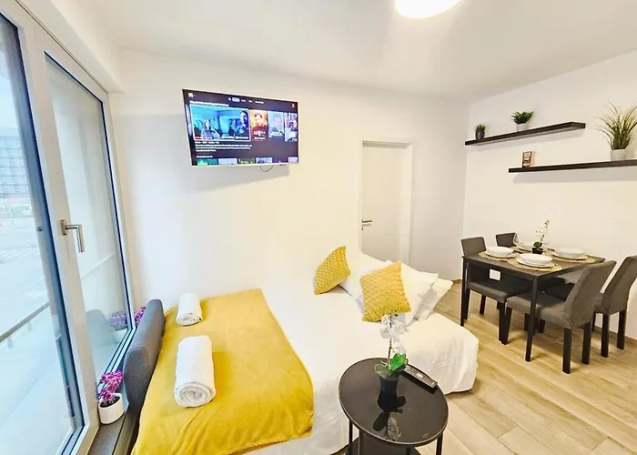 Luxury 1 Bedroom Flat With Parking